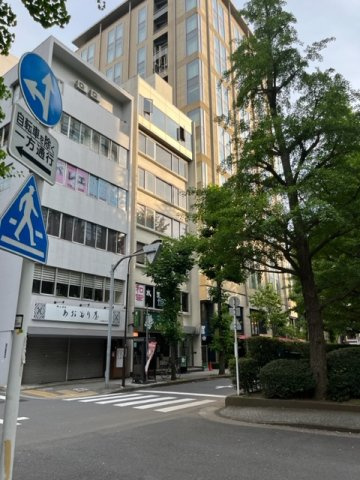 花の東京ビルの外観
