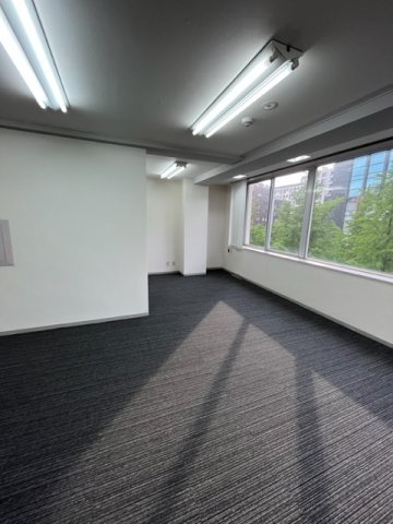 花の東京ビルの内装