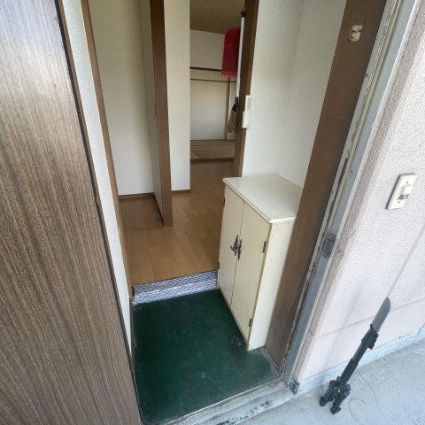 森口ビル（小橋内）の玄関