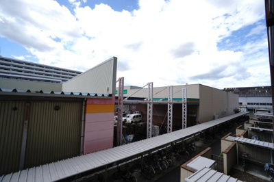 【展望】 | 【上質リノベ】リュクスガーデン船越南 | 【四季を感じる】
四季の移ろい・爽やかな青空や風を感じられ
自然を愉しめるパノラマビュー。
毎日の暮らしに余裕を感じさせてくれる、
遮る物の無い開放的な眺望を是非、ご堪能ください。