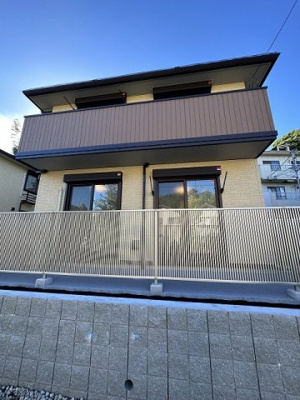 【外観】 | 【新築】メゾン・ド・フルールB | ペット＆楽器OKの新築戸建てです♪小田急線「向ヶ丘遊園」駅まで徒歩7分！2沿線利用可能な「登戸」駅までも徒歩圏内です！