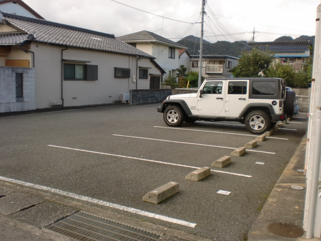 長冨駐車場（三の宮）の駐車場