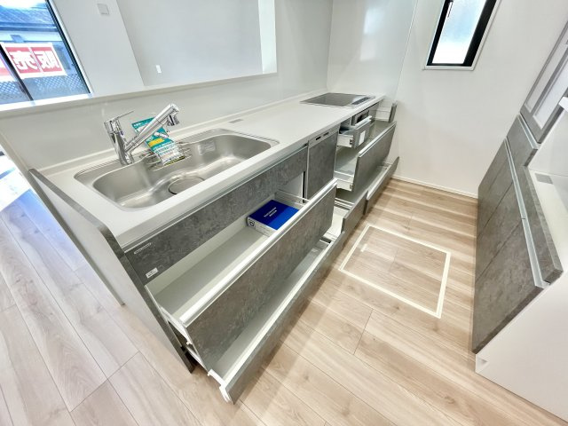 キッチン収納もしっかり♪