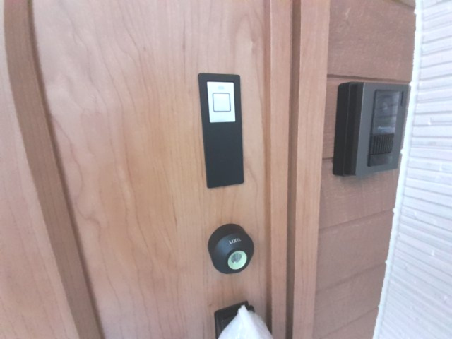 タッチキーでの開錠も可能です。