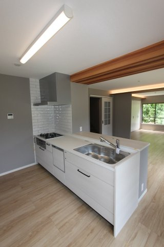 鎌倉市材木座戸建てリフォームのキッチン