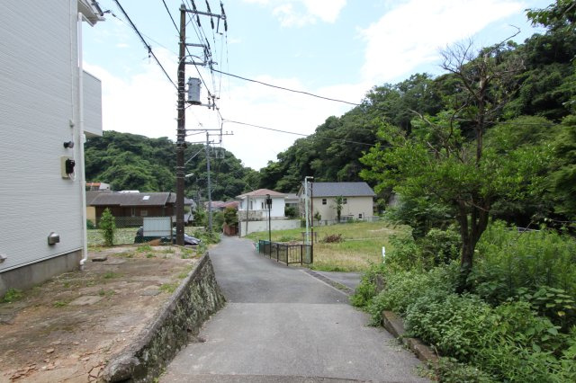 鎌倉市材木座戸建てリフォームの前面道路含む現地写真|前面道路含む現地写真です