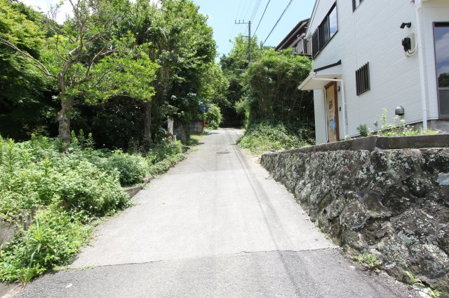 鎌倉市材木座戸建てリフォームの前面道路含む現地写真|前面道路含む現地写真です