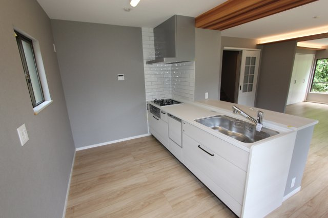 鎌倉市材木座戸建てリフォームのキッチン