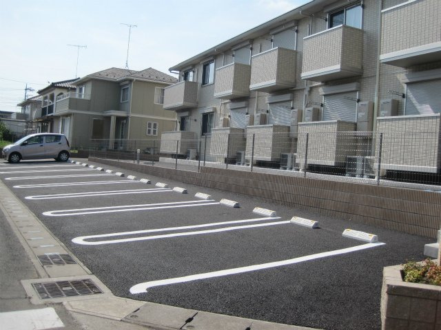 グレースラパンの駐車場