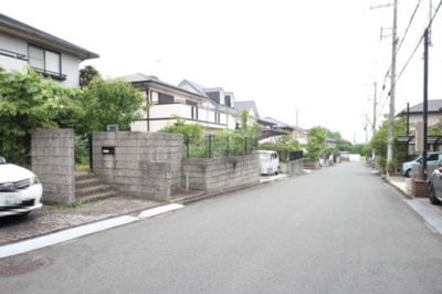 【前面道路含む現地写真】 | 大津市仰木の里東3丁目5-14　中古戸建