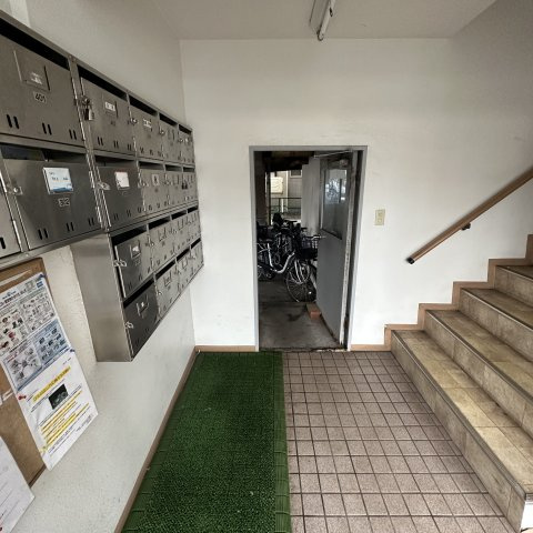 ビレッジアートむろらんのエントランス