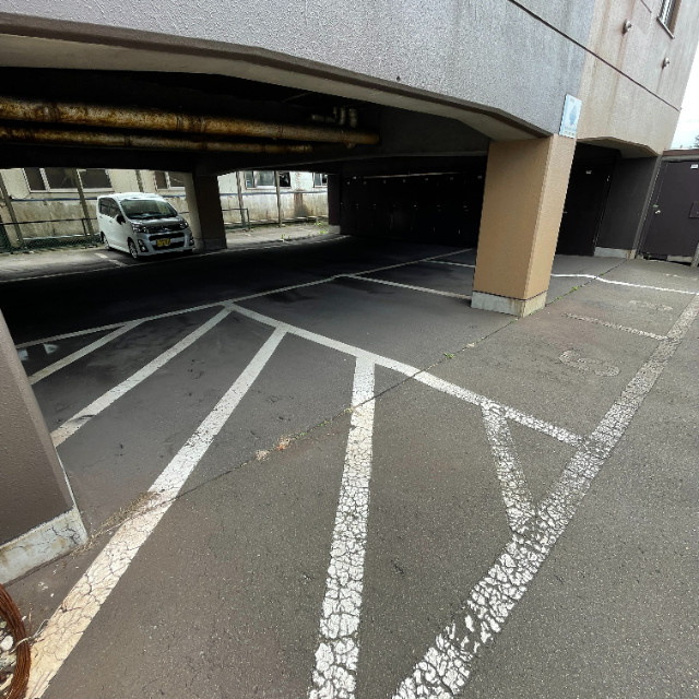 ビレッジアートむろらんの駐車場