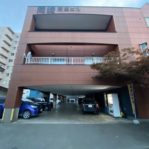 岡崎第三ビルの駐車場|駐車場があります