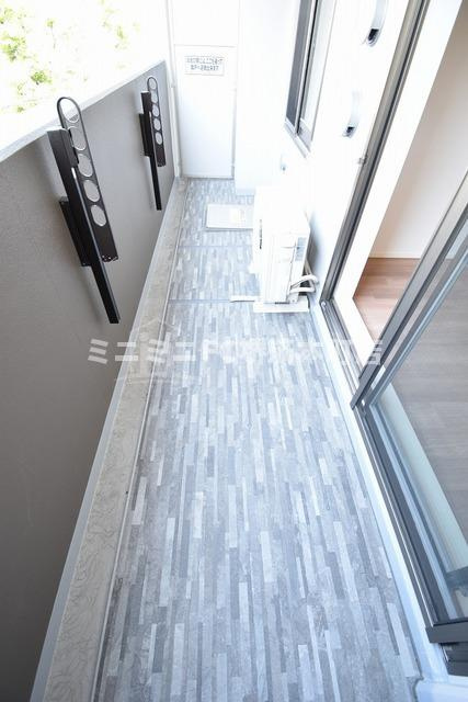 スマートカーサ伏見町のバルコニー