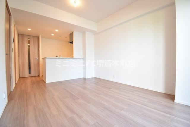 スマートカーサ伏見町の居間・リビング