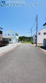 【前面道路含む現地写真】 | 行止まり道路のためお子様にも安心な立地。