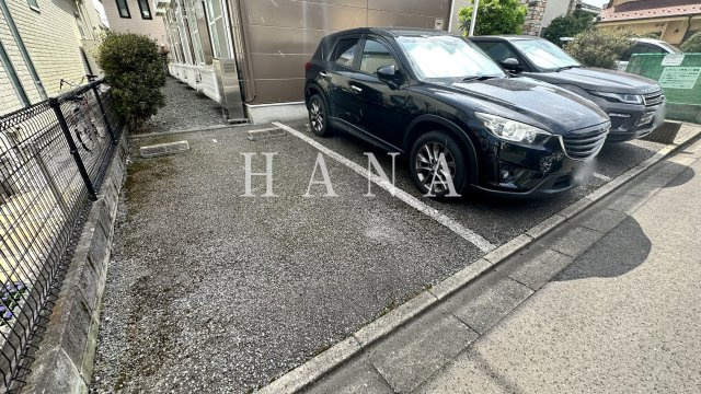 フローラの駐車場