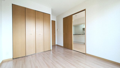 【寝室】 | ルミエール・りんくう