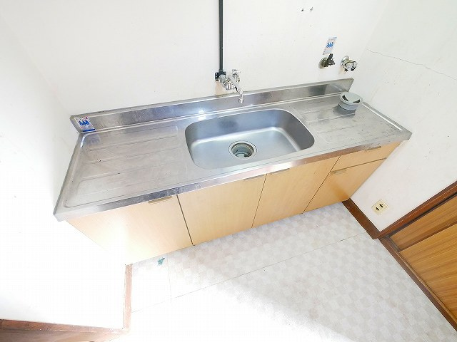西栄マンションのキッチン|きれいなキッチンです