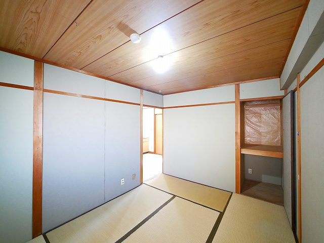 西栄マンションの寝室|使い勝手のいい寝室です