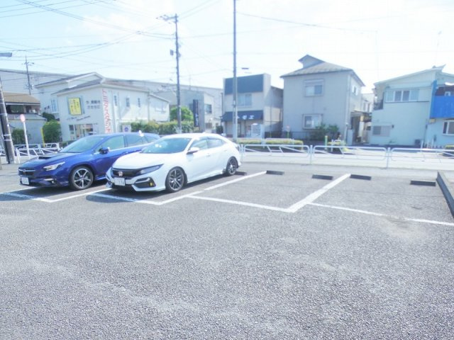 グラシアスナガヌマⅠの駐車場