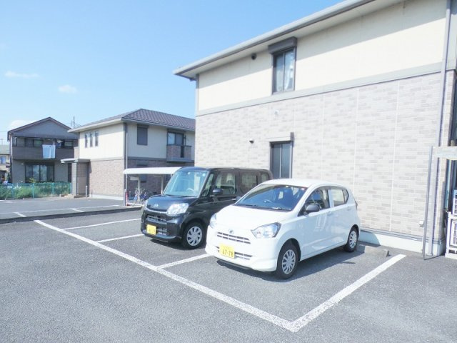 グラシアスナガヌマⅠの駐車場
