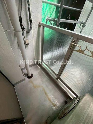 クレストTKのバルコニー|暖かな日差しのふりそそぐバルコニー