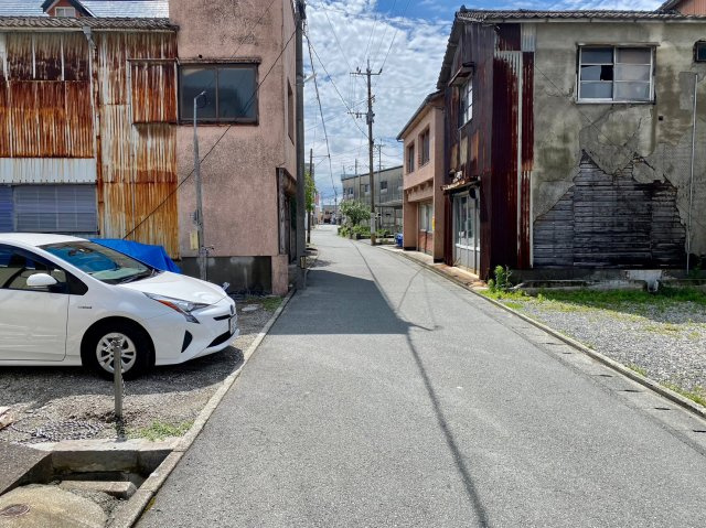 大川市大字酒見の新築一戸建の前面道路含む現地写真