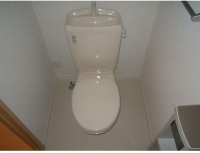 【トイレ】 | 若宮ハイツ坂下 | ゆったりとした空間のトイレです　※参考写真です