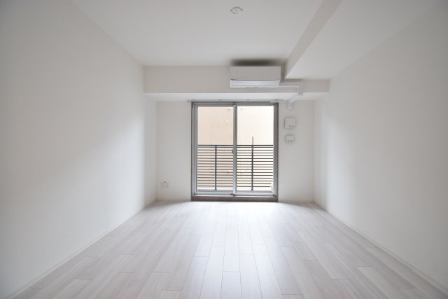 ラヴィータ難波元町の洋室