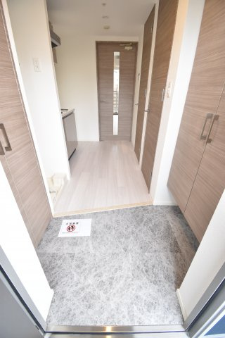 ラヴィータ難波元町の玄関