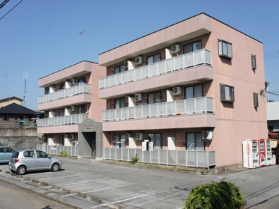 【外観】 | ＲａｎｄＲ(アールアンドアール) | 3階建てマンションです♪