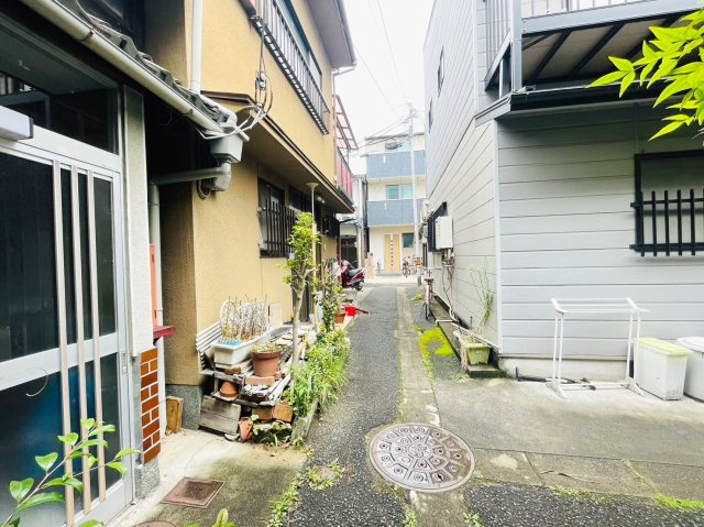 西院下花田町の前面道路含む現地写真