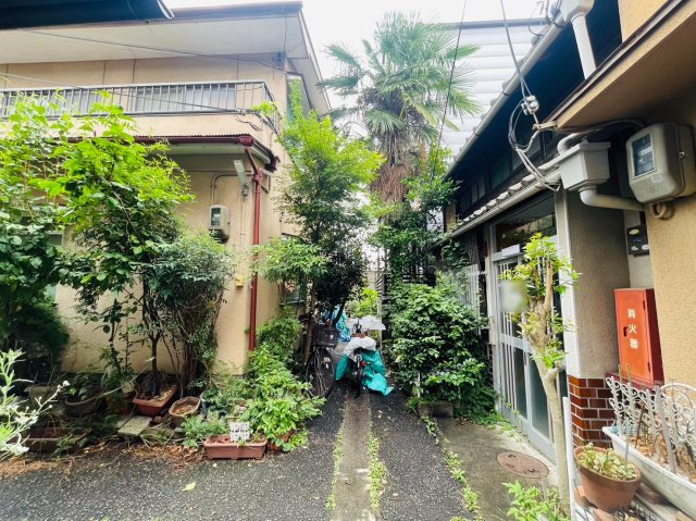 西院下花田町の前面道路含む現地写真