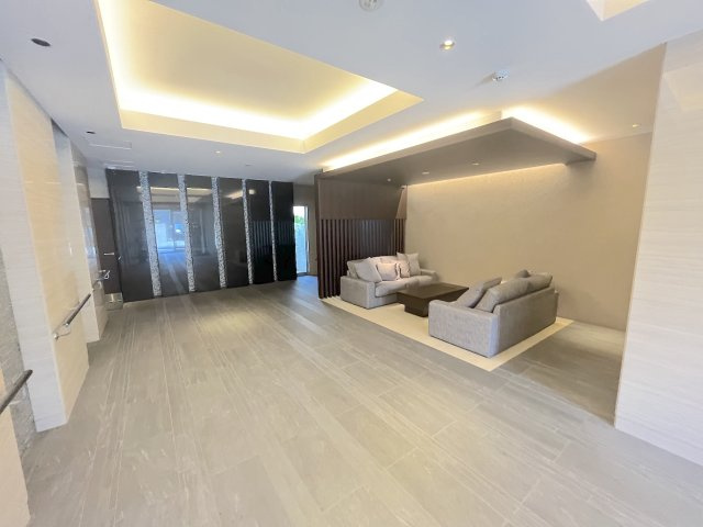 ファーネスト二日市グレイスのエントランス