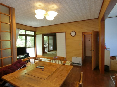 【居間・リビング】 | 南箱根ダイヤランド　売別荘