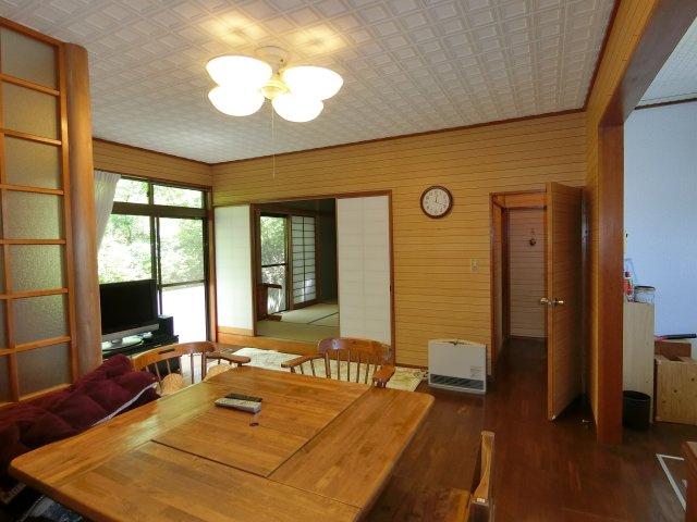 【居間・リビング】 | 南箱根ダイヤランド　売別荘
