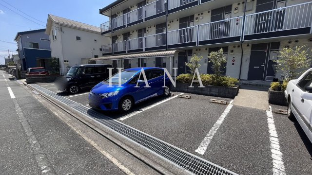 TヴィルヌーブⅢの駐車場