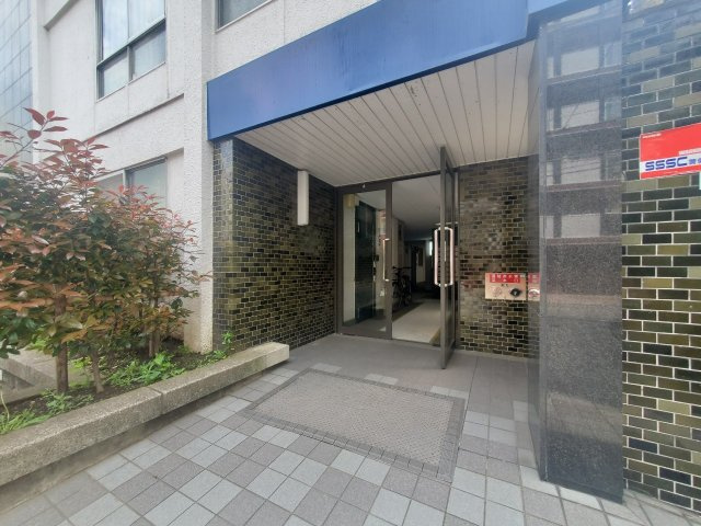 代々木コーポラスのエントランス|ニューハイム坂町