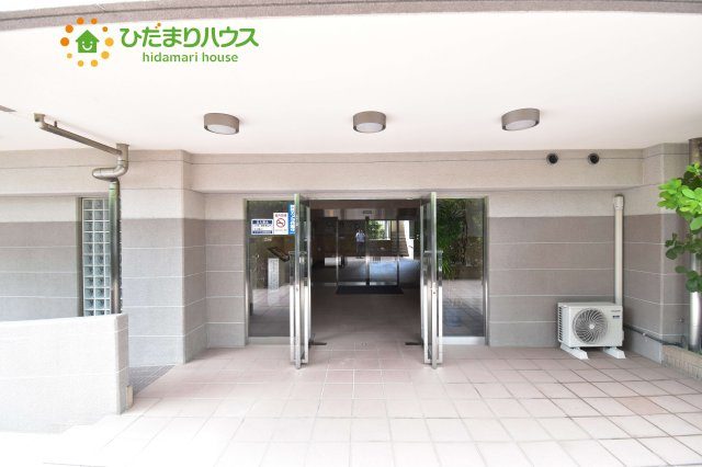 ロータリーパレス宮原のエントランス