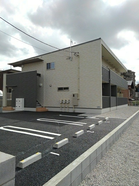 フォンターナ・コリーナⅠの駐車場