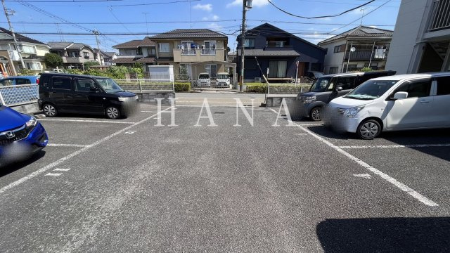 レオパレス慶弐番館の駐車場