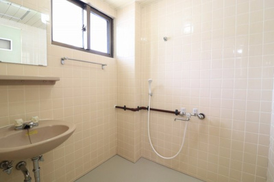 【シャワールーム】 | ファミールハルカ
