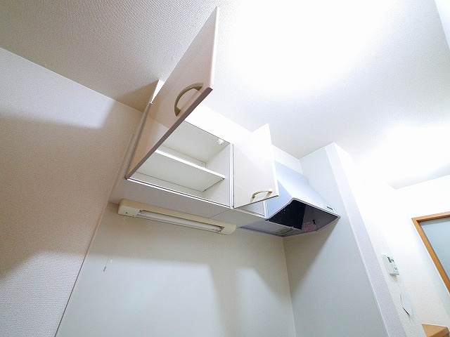 ベルコリーヌ冠山のキッチン|コンパクトなキッチンで掃除もラクラク