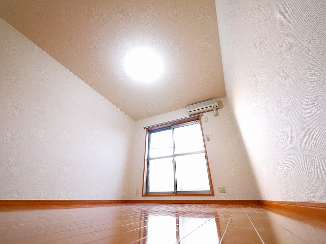 ベルコリーヌ冠山の洋室|きれいな洋室です