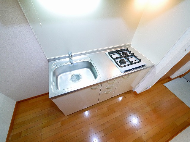 ベルコリーヌ冠山のキッチン|コンパクトなキッチンで掃除もラクラク