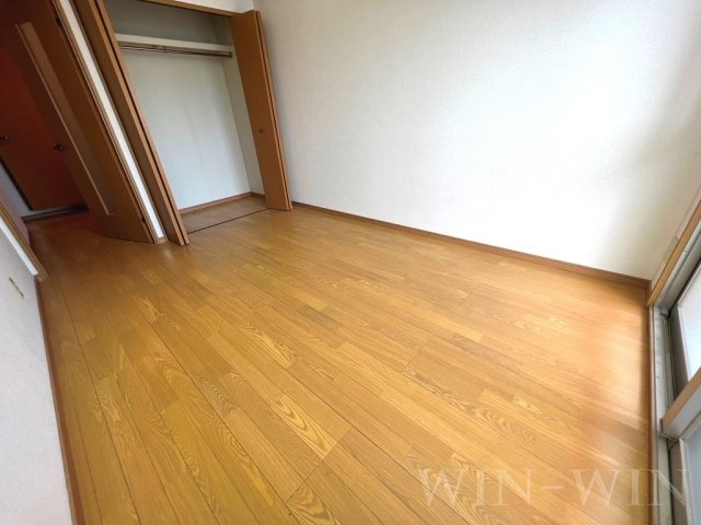 サンフィオーレ中郷の洋室