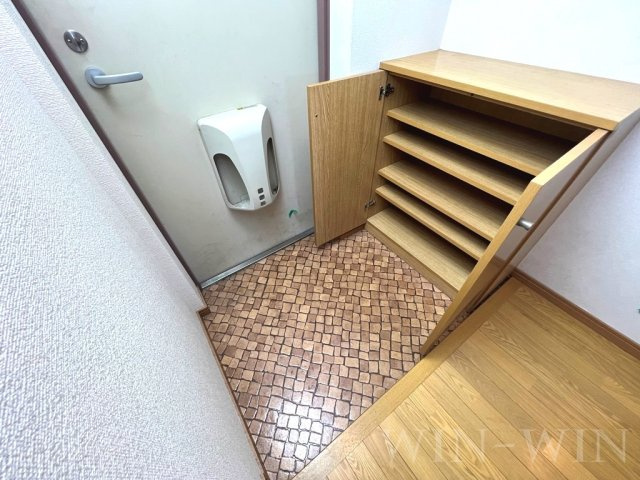 サンフィオーレ中郷の玄関