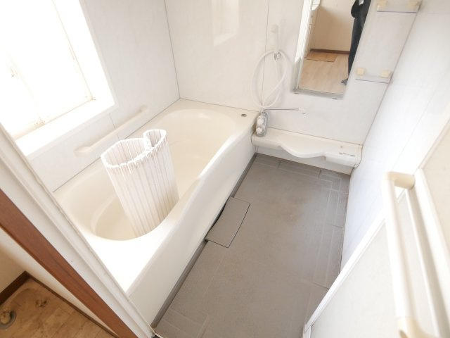 三の宮　中古住宅・駐車場の浴室