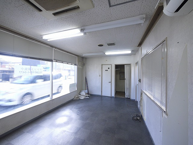 トップビル法蓮の内装